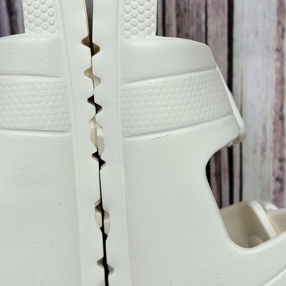 AEROTHOTIC White Dual Strap Arcus Slide Sandals - Picture 9 of 16